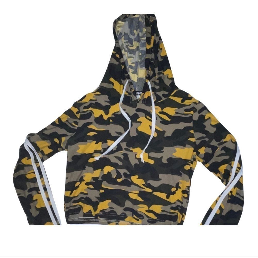 Camouflage cropped long sleeve hoodie size large